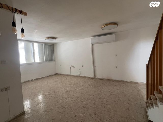 נווה יהושע, ערמונים