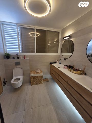 גג/ פנטהאוז, דוד רמז, גבעת הרמבם, גבעתיים