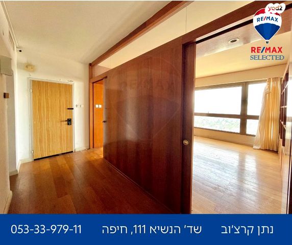 דירה, שדרות הנשיא 111, מרכז הכרמל, חיפה