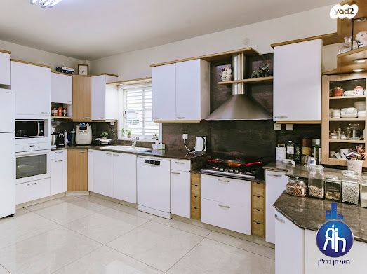 גג/ פנטהאוז, הרב קטרוני 5, מחנה יהודה, פתח תקווה