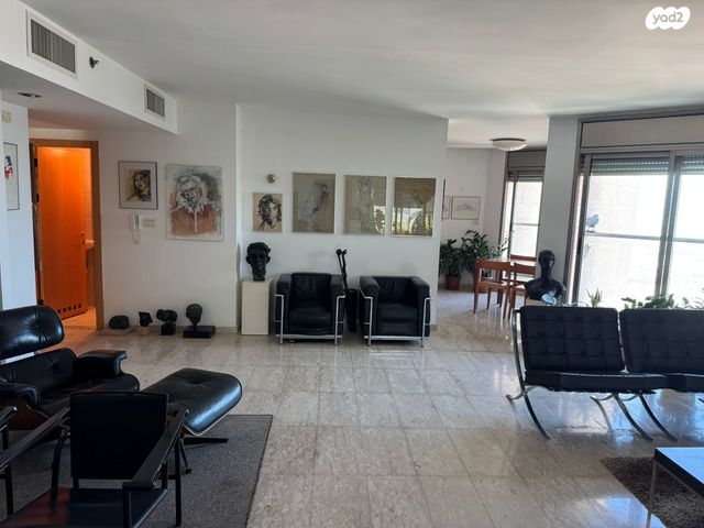 דירה, יפה נוף, כרמל מרכזי - שד' קיש, חיפה