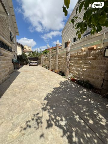 דו משפחתי, אפרים לוזון 26, נווה אלון, לוד