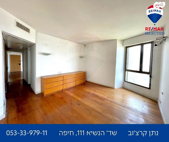 דירה, שדרות הנשיא 111, מרכז הכרמל, חיפה