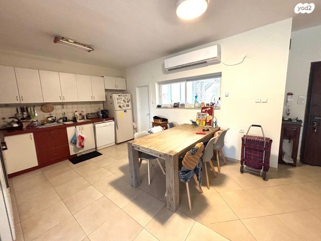 דירה, שדרות וייצמן, קרית יערים, רמת השרון