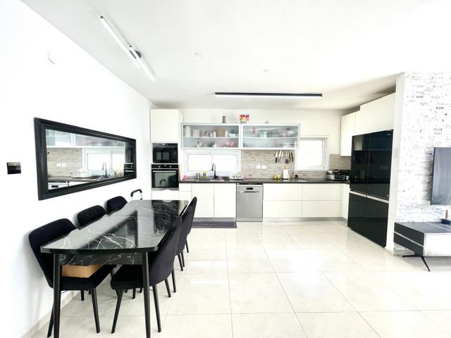 דירה, בתיה מקוב, ד' / מערב מרכז העיר, רחובות