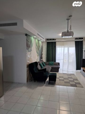 דירה, נתיב חן, נווה שאנן, חיפה