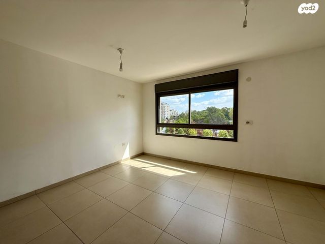 דירה, תאנה, החורש, חריש