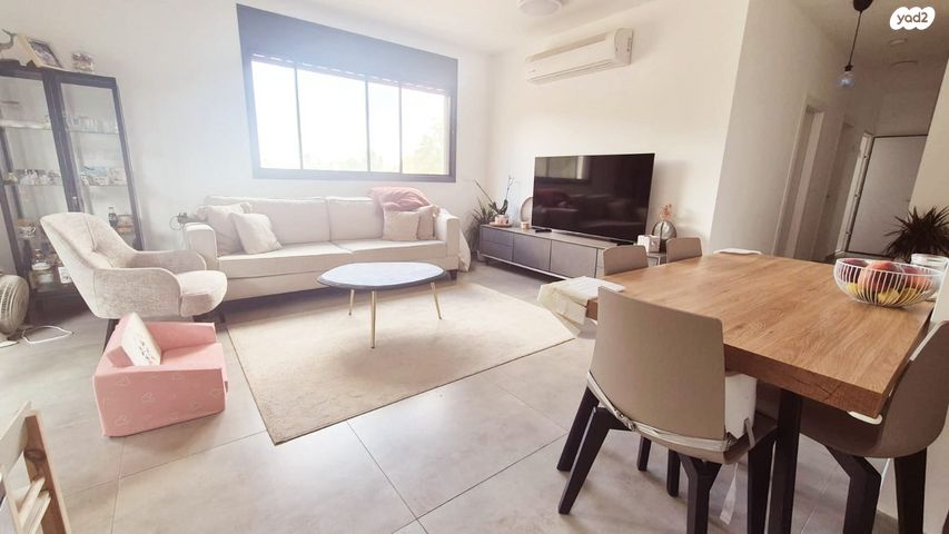 דירה, האורנים, פרדס חנה כרכור