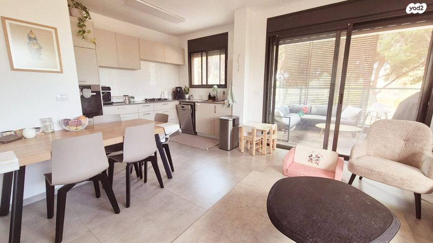 דירה, האורנים, פרדס חנה כרכור