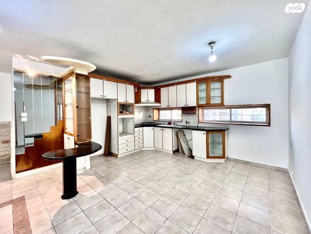 דירה, שדרות ניצה 22, צפון מערב מרכז העיר, נתניה