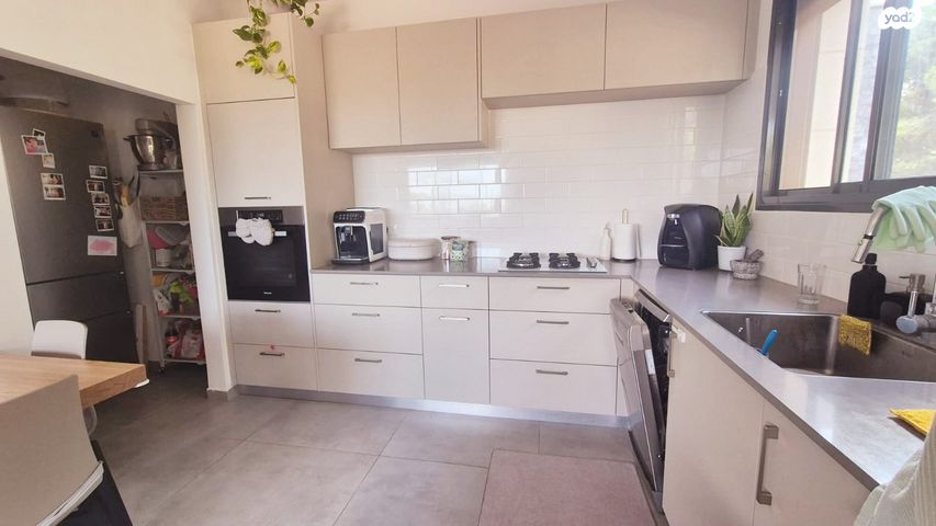 דירה, האורנים, פרדס חנה כרכור