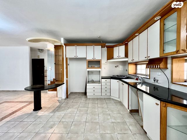 דירה, שדרות ניצה 22, צפון מערב מרכז העיר, נתניה