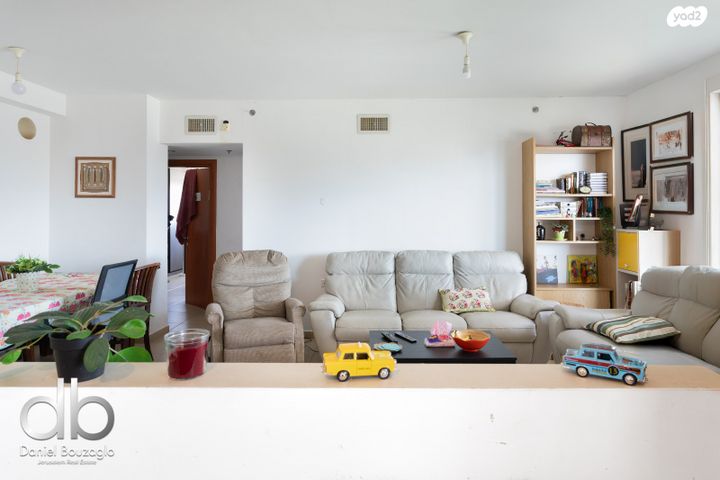 דירה, ירח אב, הכרמים, מודיעין מכבים רעות