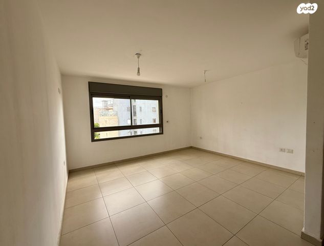 דירה, תאנה, החורש, חריש