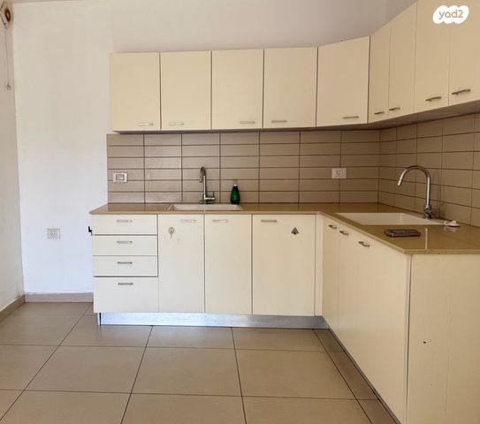 דירה, תאנה, החורש, חריש