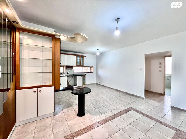 דירה, שדרות ניצה 22, צפון מערב מרכז העיר, נתניה