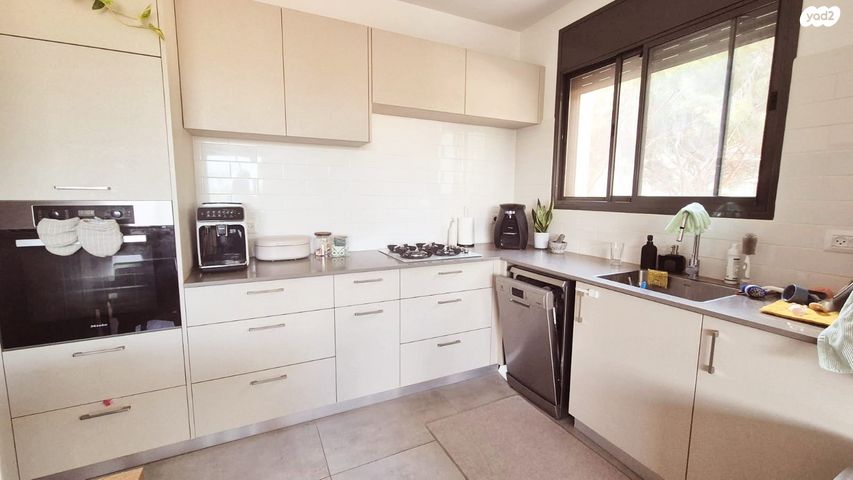 דירה, האורנים, פרדס חנה כרכור