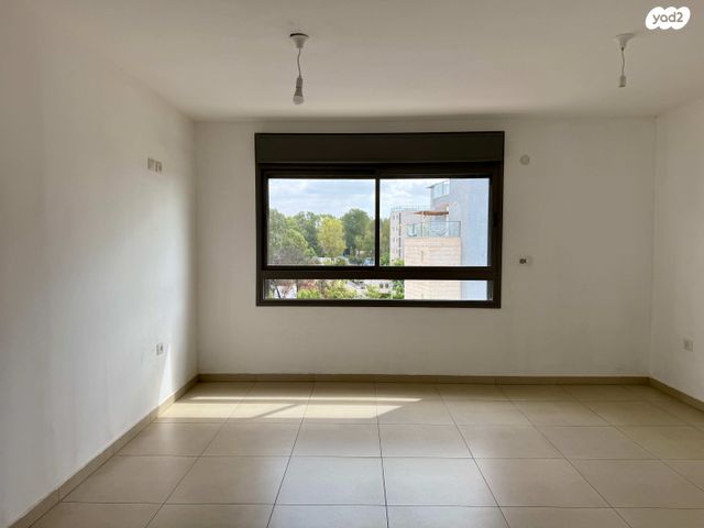 דירה, תאנה, החורש, חריש