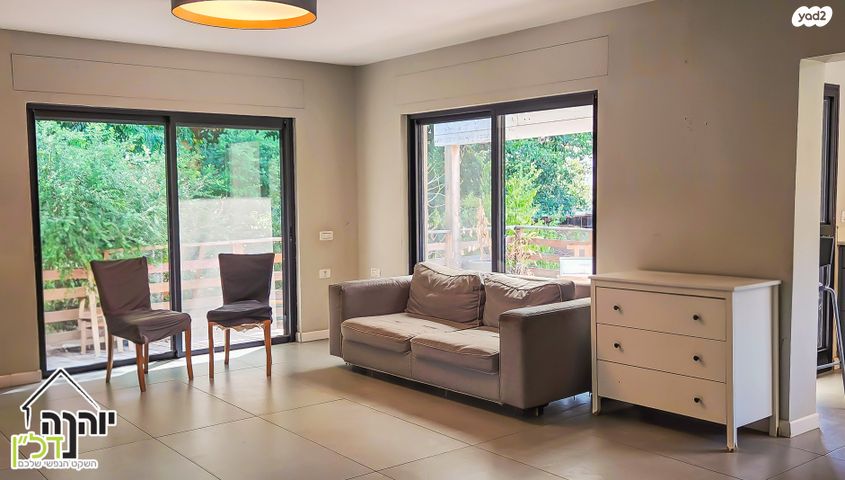 דו משפחתי, כפר תבור