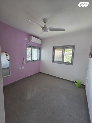 דו משפחתי, אירוס, שערי תקווה, שערי תקווה