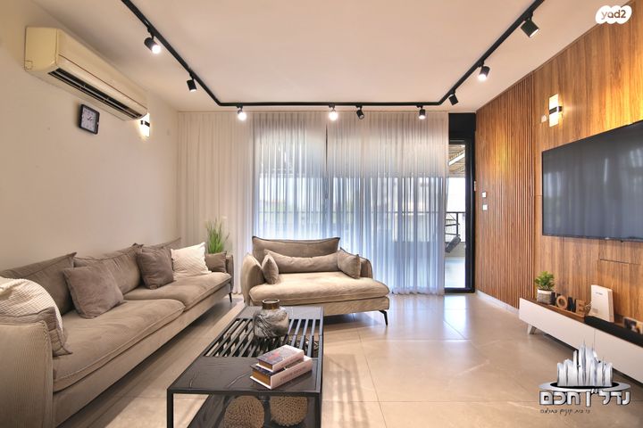 גג/ פנטהאוז, בנימין, מרכז העיר, סביניה, הוותיקה, קרית ביאליק