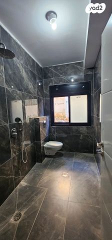 דירה, שכונה ט', מבשרת ציון