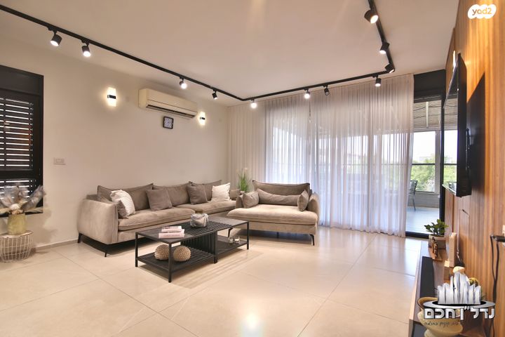 גג/ פנטהאוז, בנימין, מרכז העיר, סביניה, הוותיקה, קרית ביאליק