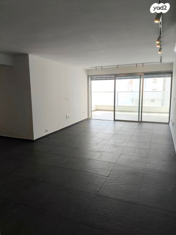 דירה, הגבול רוטשילד, בת ים