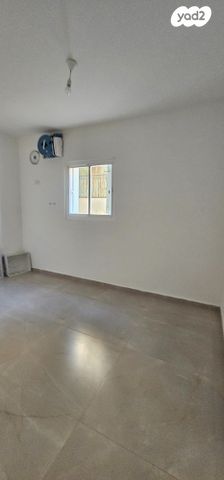 דירה, שכונה ט', מבשרת ציון