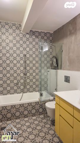 דו משפחתי, כפר תבור