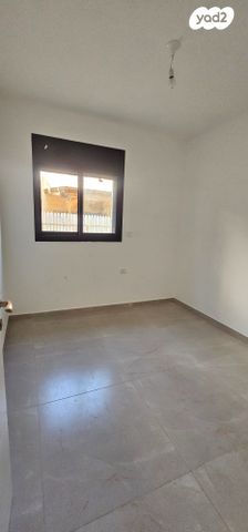 דירה, שכונה ט', מבשרת ציון