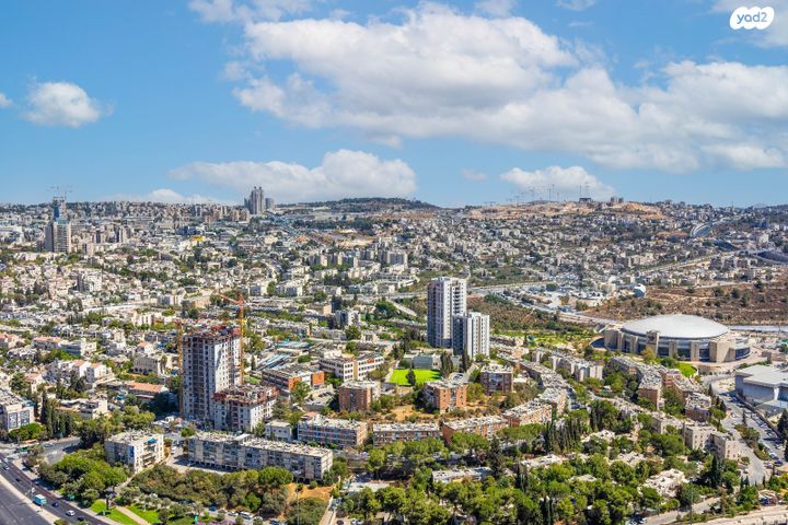 דירה, אברהם פררה, הולילנד, ירושלים