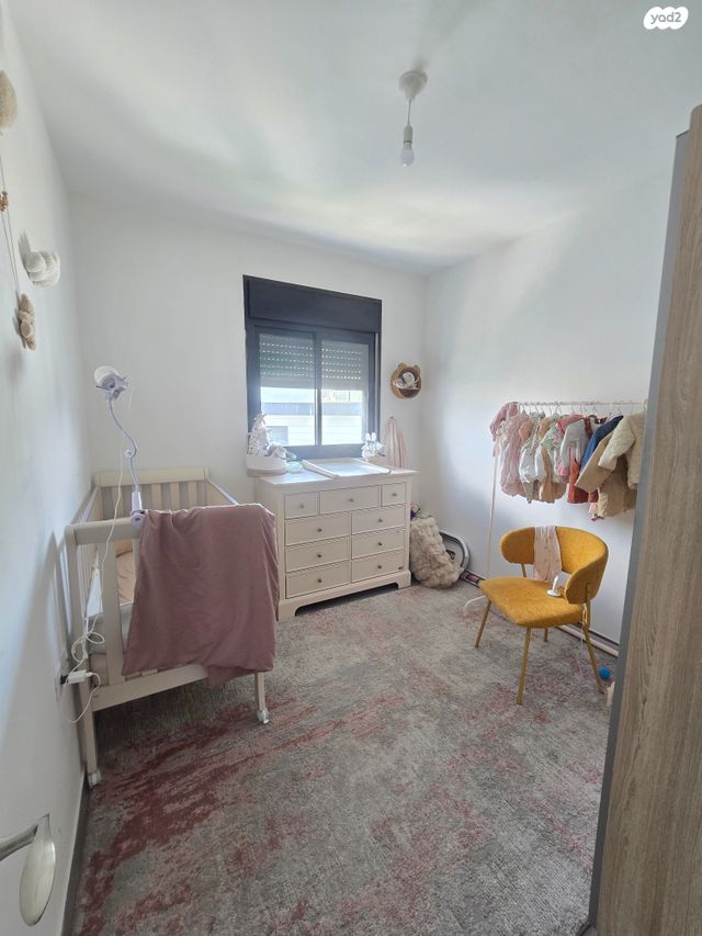 דירה, נתן אלתרמן, פסגות אפק, ראש העין