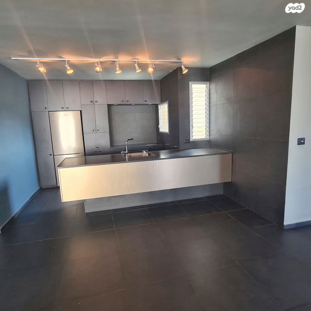 דירה, הגבול רוטשילד, בת ים