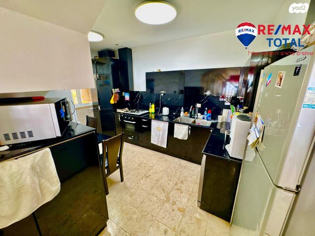 גג/ פנטהאוז, ברקן 22, תל גיבורים, חולון