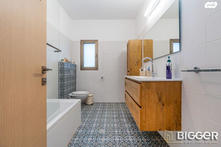 דו משפחתי, פרדס חנה כרכור