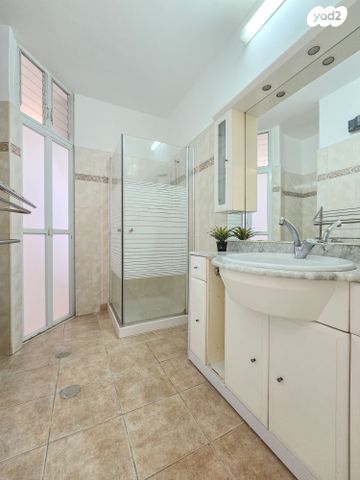 דירה, אנה פרנק, נאות יהודית ונווה ארזים, חולון