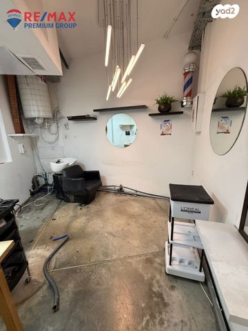 חנויות/ שטח מסחרי