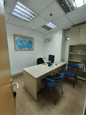 משרדים, המסילה, נשר