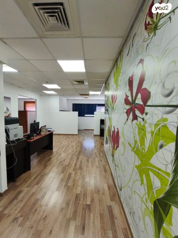 משרדים, המסילה, נשר