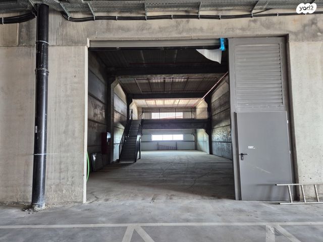 מבני תעשיה, בן ציון גליס, פארק עסקים ירקון / אזור תעשיה סגולה, פתח תקווה