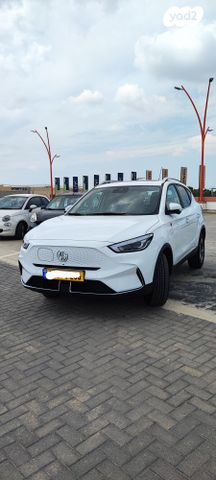 מודעת רכב אם ג'י ZS