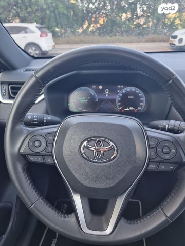 טויוטה RAV4