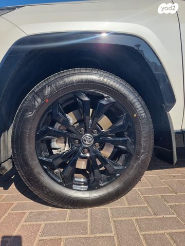 טויוטה RAV4
