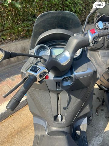 פיאג'ו MP3 300 HPE