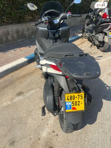 פיאג'ו MP3 300 HPE