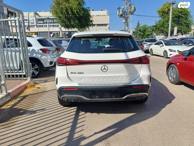 מרצדס-בנץ EQA