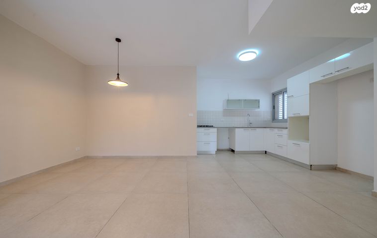 דירת גן, שוהם 5, אבני חן, חריש