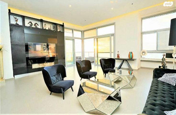 שדרות ירושלים 16