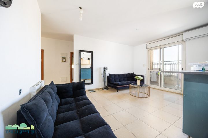 דירה, סול ליפצין, חומת שמואל, הר חומה, ירושלים